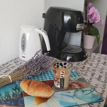 K Marx City Private Cafe Snacks Parking Homestay *